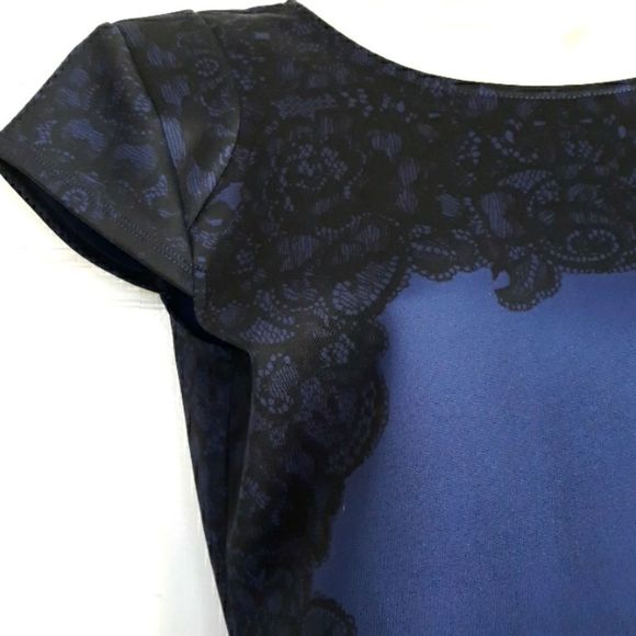 Kardashian Kollection fitted midi Dress in cobalt blue with black lace p… - Picture 3 of 10